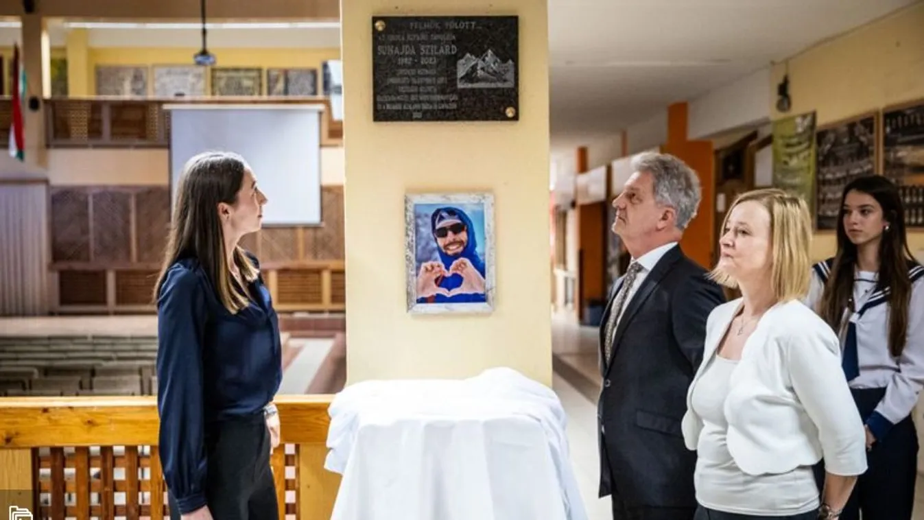 Emléktáblát kapott Suhajda Szilárd a volt iskolájában