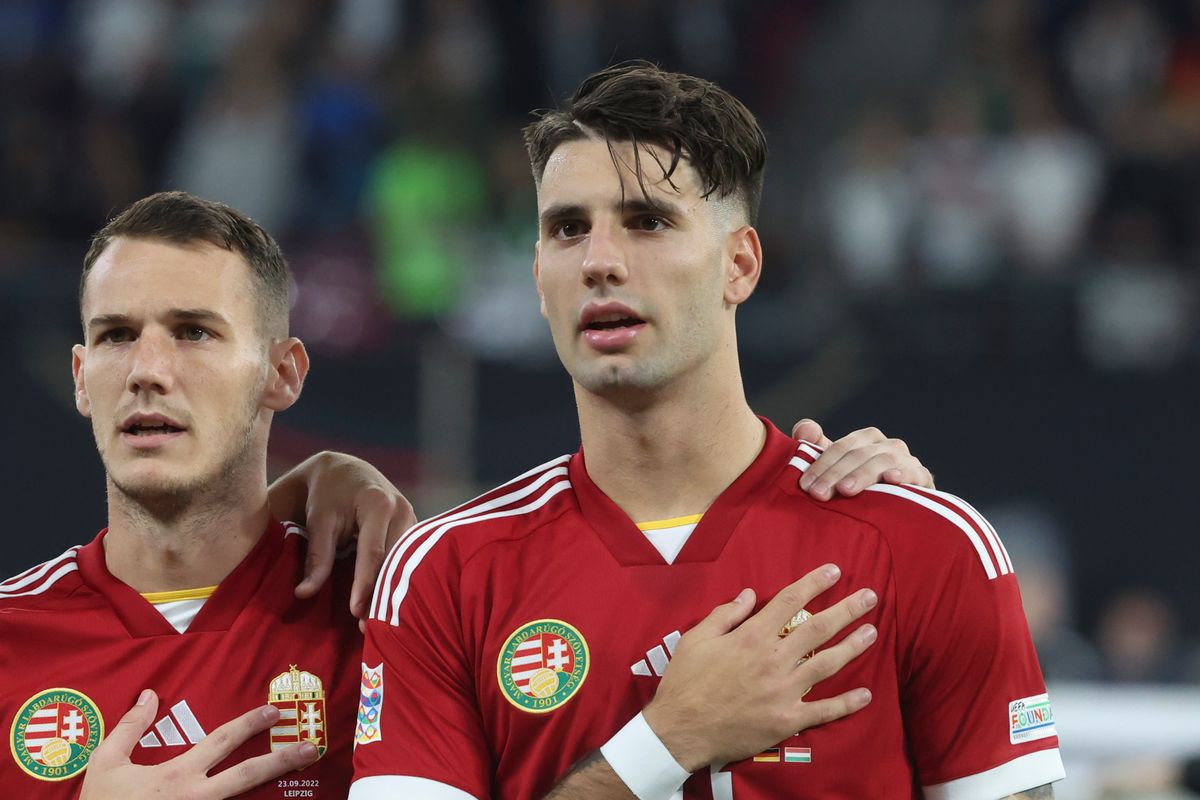 Gazdag Dániel (balra) az Eaglesnek, Szoboszlai Dominik a Chiefsnek szurkol a Super Bowlon