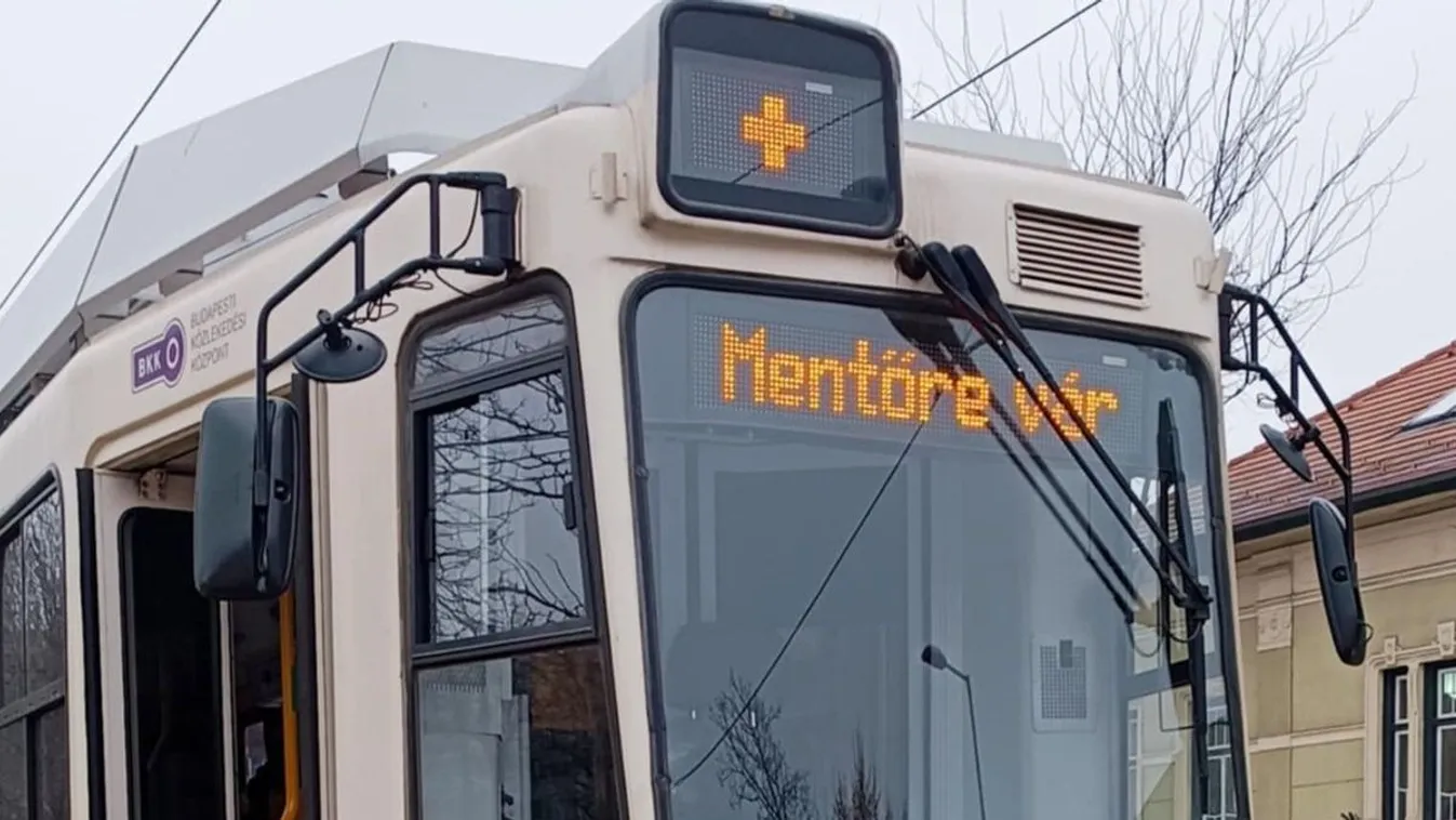 Emberi életet próbáltak menteni a budapesti megállóban