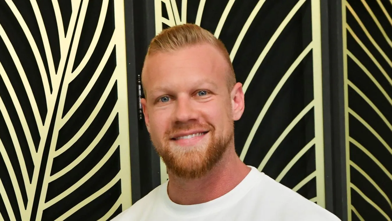 "Menjek át hozzá, és..." – Szexért zaklatják a TV2 sztárját