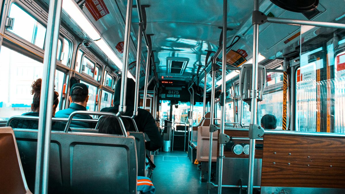 Agresszív buszsofőr vert utast Szolnokon