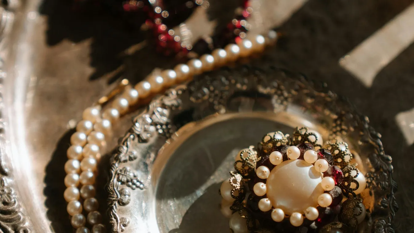 Ritka ékszerek ragyognak a 15. Fashion Weeken