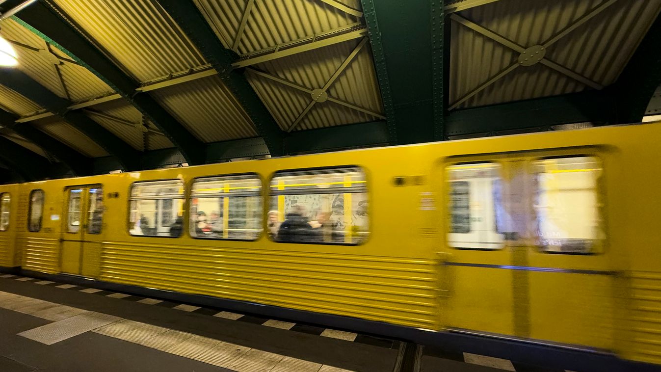 Metrókalózok térítették egy szerelvényt Berlinben. Veszélyben az utasok