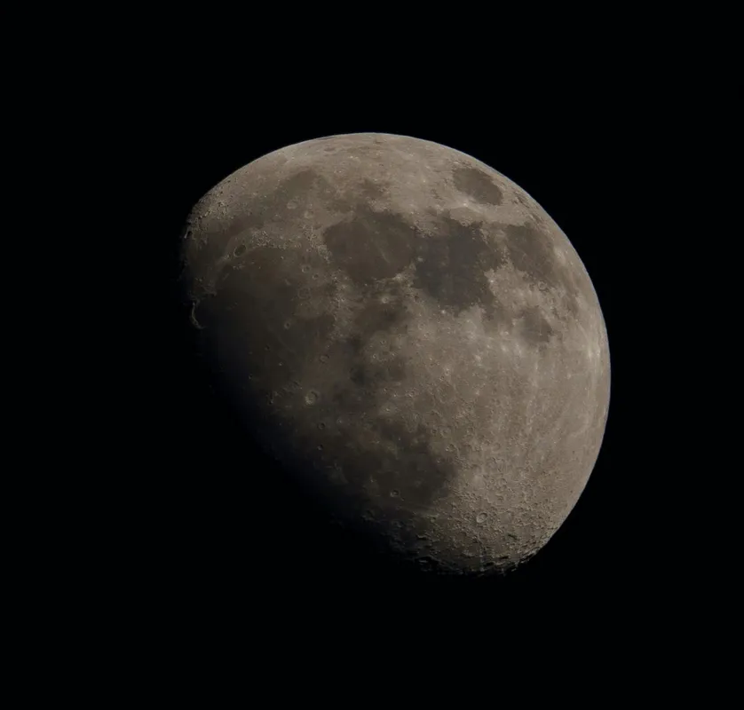 februári égbolton Hold