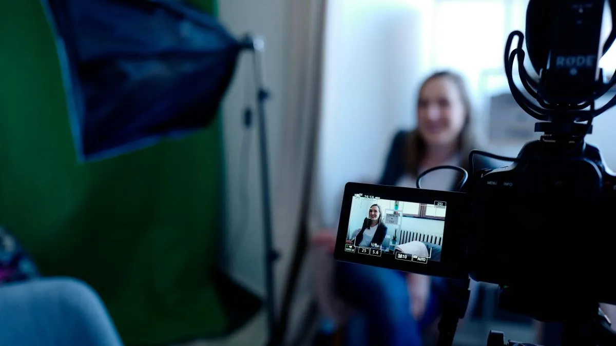 A közösségi médián minden szép, és jó volt, egészen addig, amíg az anyuka álcája lassan le nem hullott.