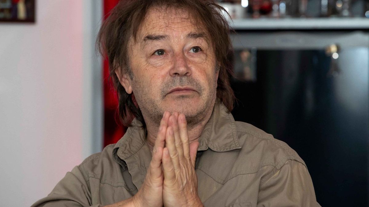 Ferenc pápa gyógyulásáért imádkozik Szikora Róbert