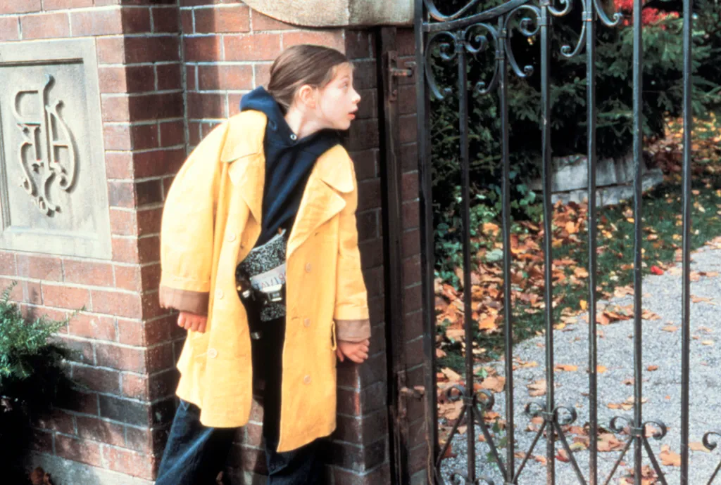 'Harriet the Spy' by Bronwen Hughes, USA, 1996.
