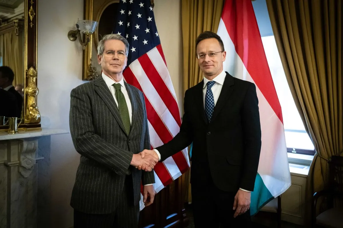 BESSENT, Scott; SZIJJÁRTÓ Péter