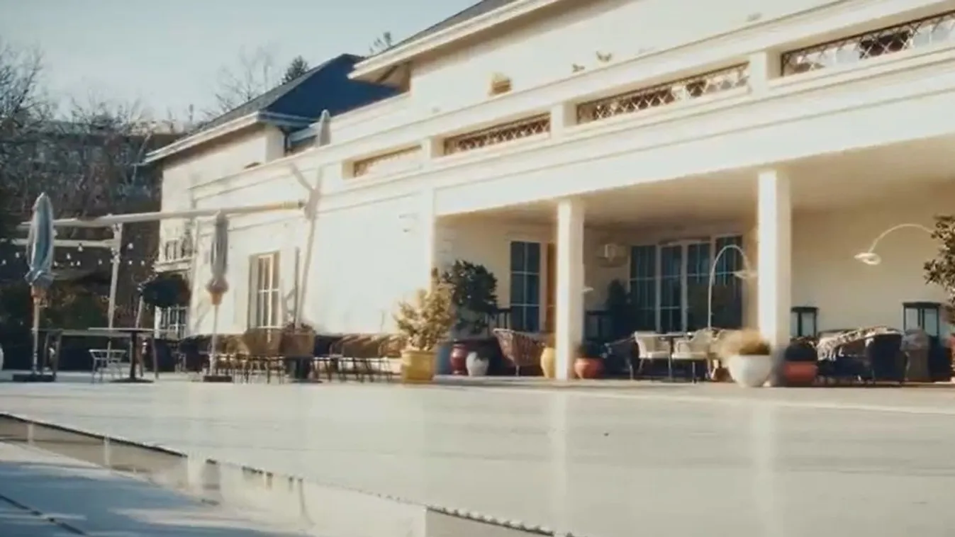 Így néz ki belülről Tiborcz István privát klubja