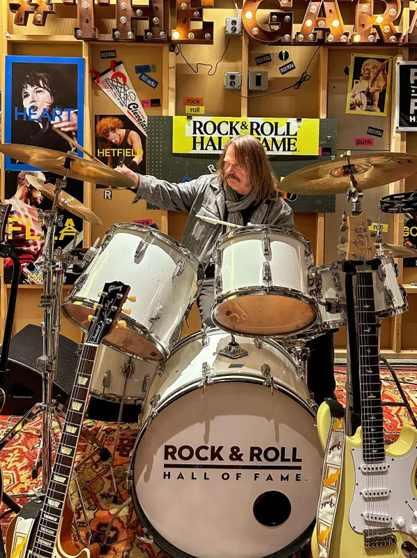 Mandoki Soulmates, Leslie Mandoki