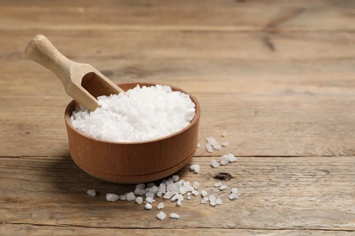 A WHO szerint asztali só helyett csökkentett nátriumtartalmú sópótló készítményekre kellene átállnunk.