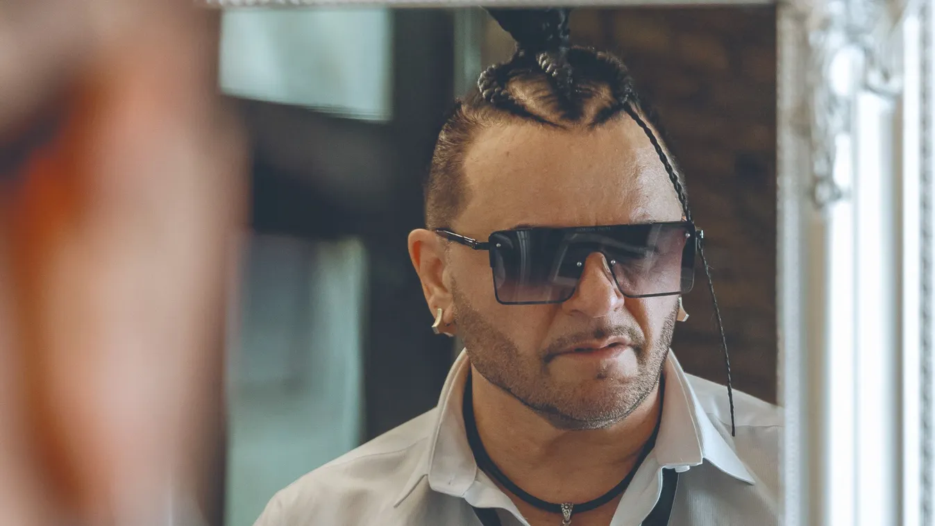 Függőségéről vallott Kozso