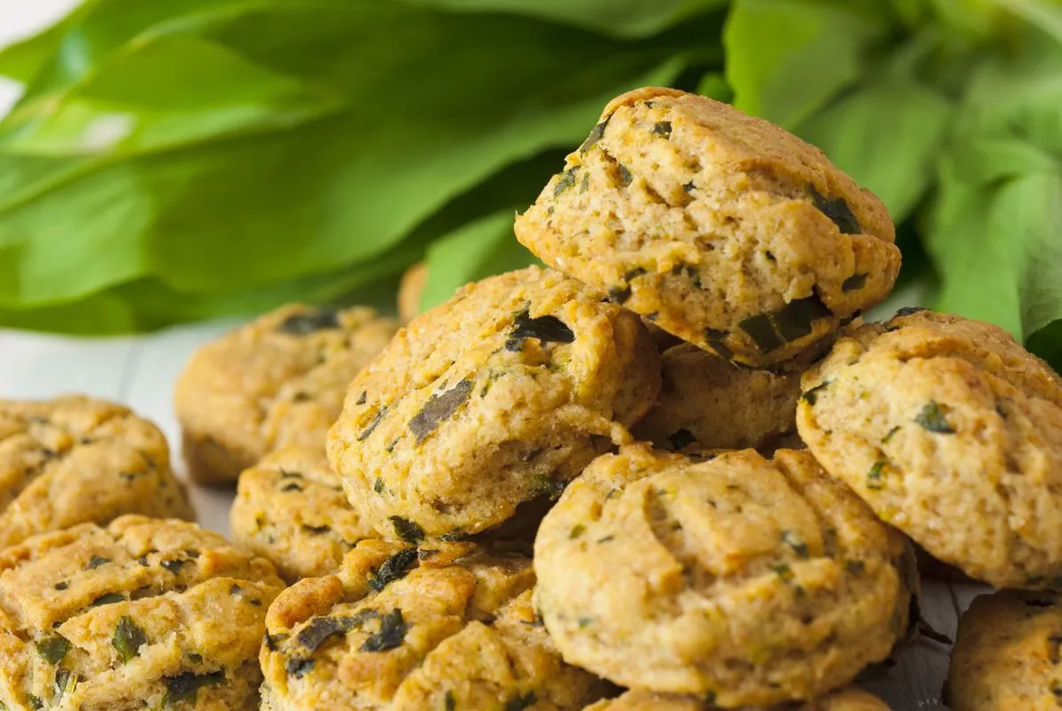 Scones,Of,Potato,And,Wild,Garlic,With,Wild,Garlic,Leaves