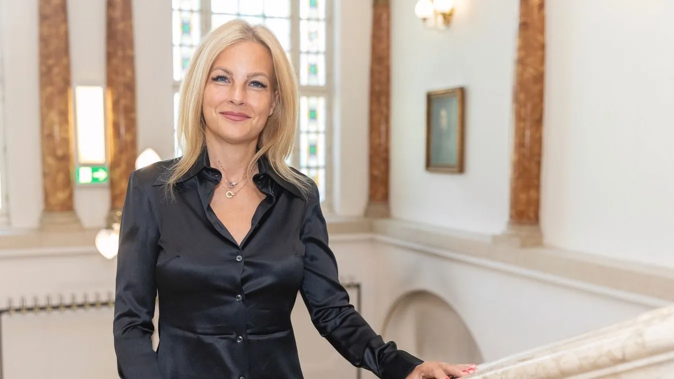 Sejtelmes fotó került ki Várkonyi Andrea oldalára