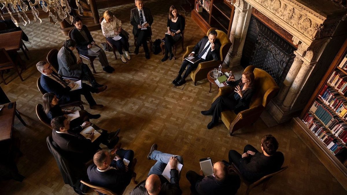Megvettek kilóra 6200 újságírót