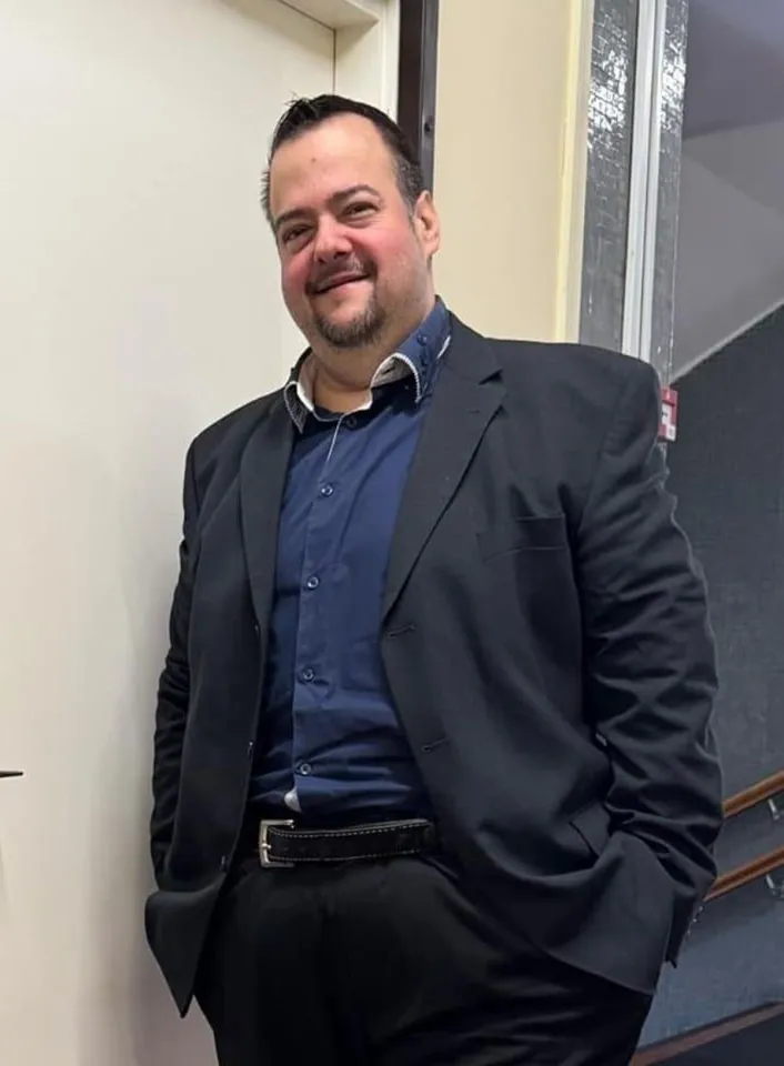 Krisztián miután lefogyott új célt tűzött ki maga el. Tanul, mert ápoló szeretne lenni