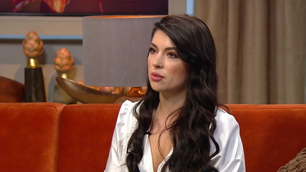 Mini forrónaciban, méteres combokat villantott Horváth Gréta – Forró fotó