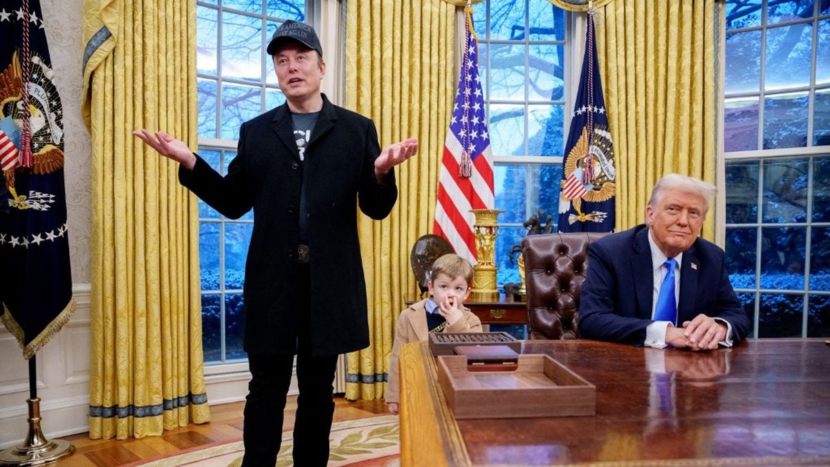 Elon Musk nekiment a hatalmas amerikai bürokráciának