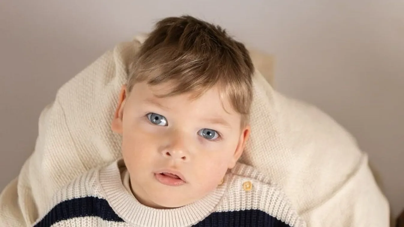 "Harcolok a kisfiam egészségéért" - Áron intenzív terápiájára gyűjtenek