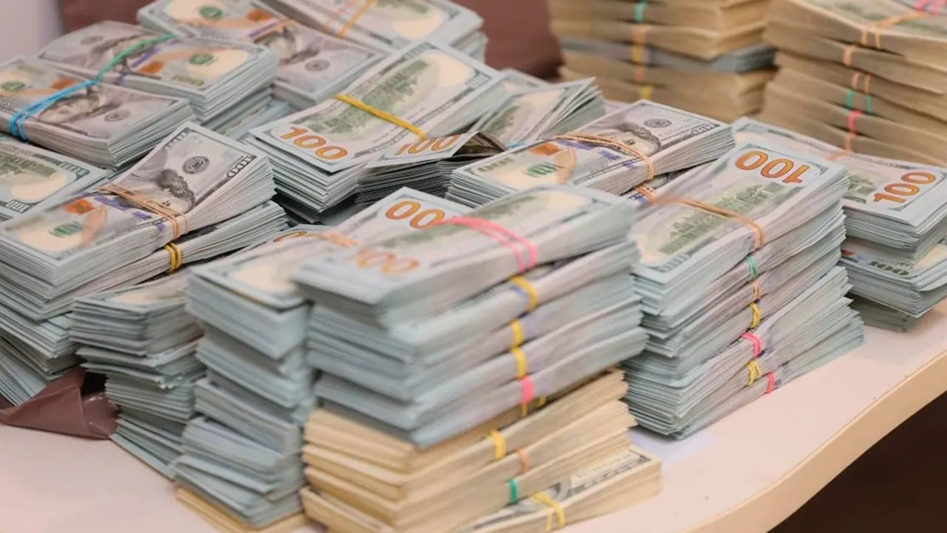 Korrupció: hegyekben állt a pénz a kijevi városházán