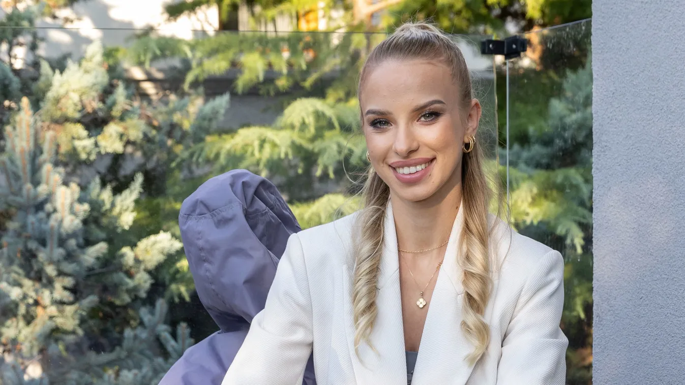 Zsigmond Angi 11 ezres Dior csokival flexelt