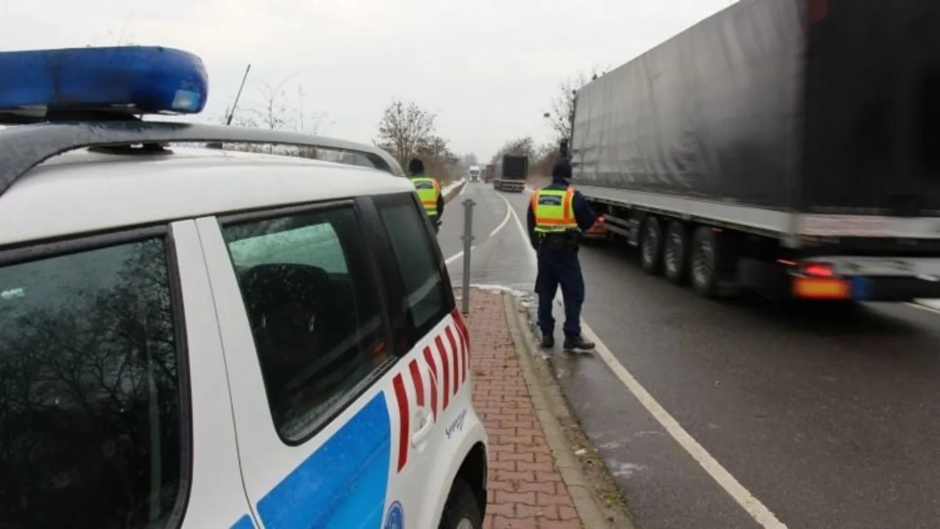 Rendőrök lepik el az utakat, óriási a készültség