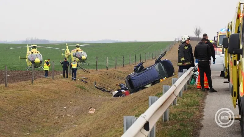 M5-ös autópálya baleset Városföld