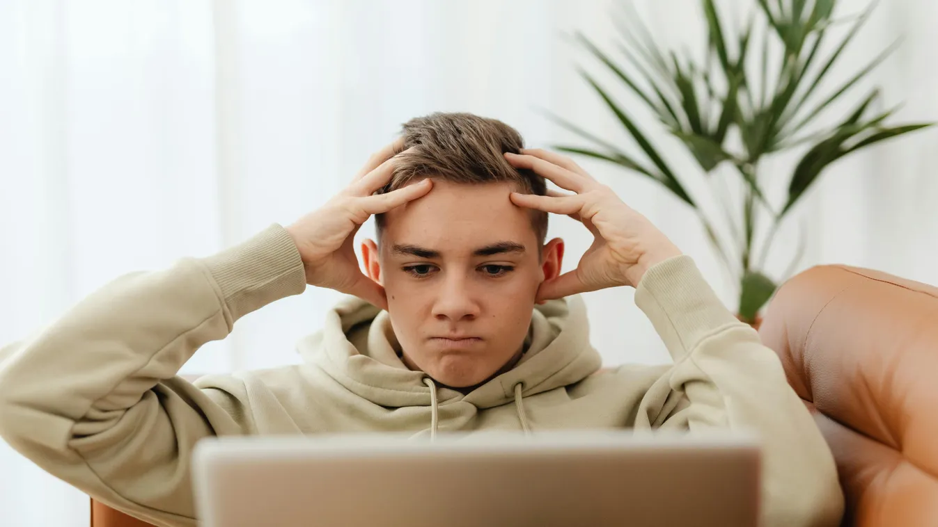 Több milliót loptak el internetes csalók egy férfitől