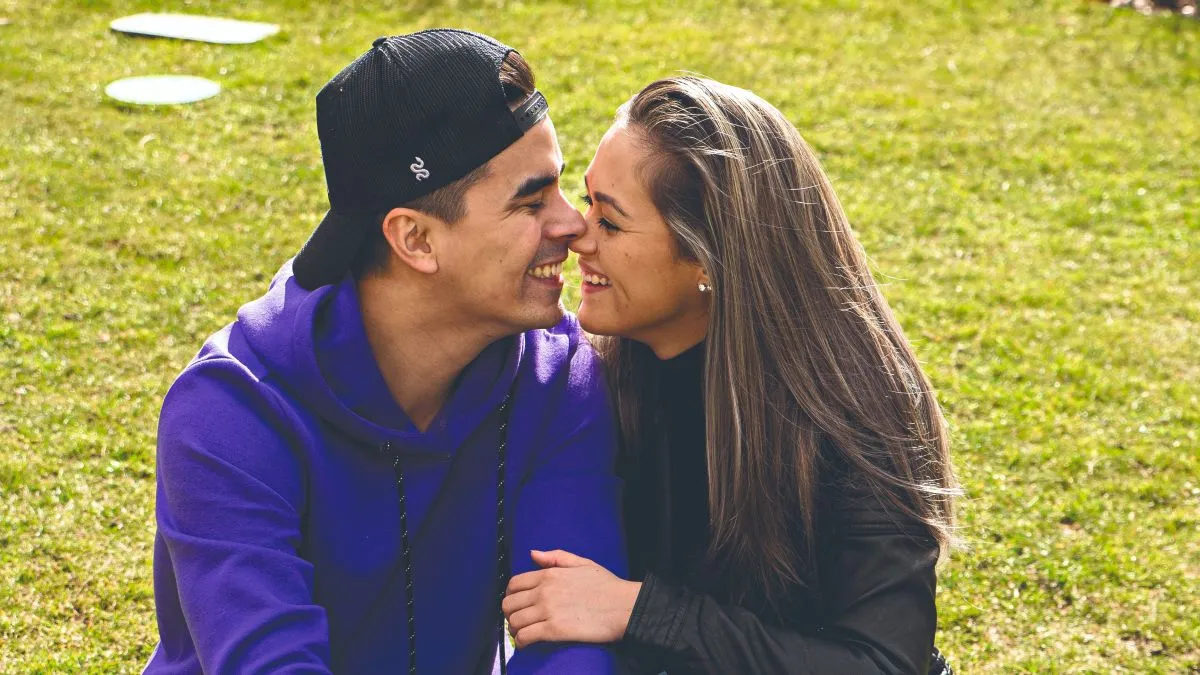 Békefi Viki és Feng Ya Ou - Építkeznek, közben lopott órákat is szereznek maguknak, a nagymama segít a gyerek mellett - RIPOST
