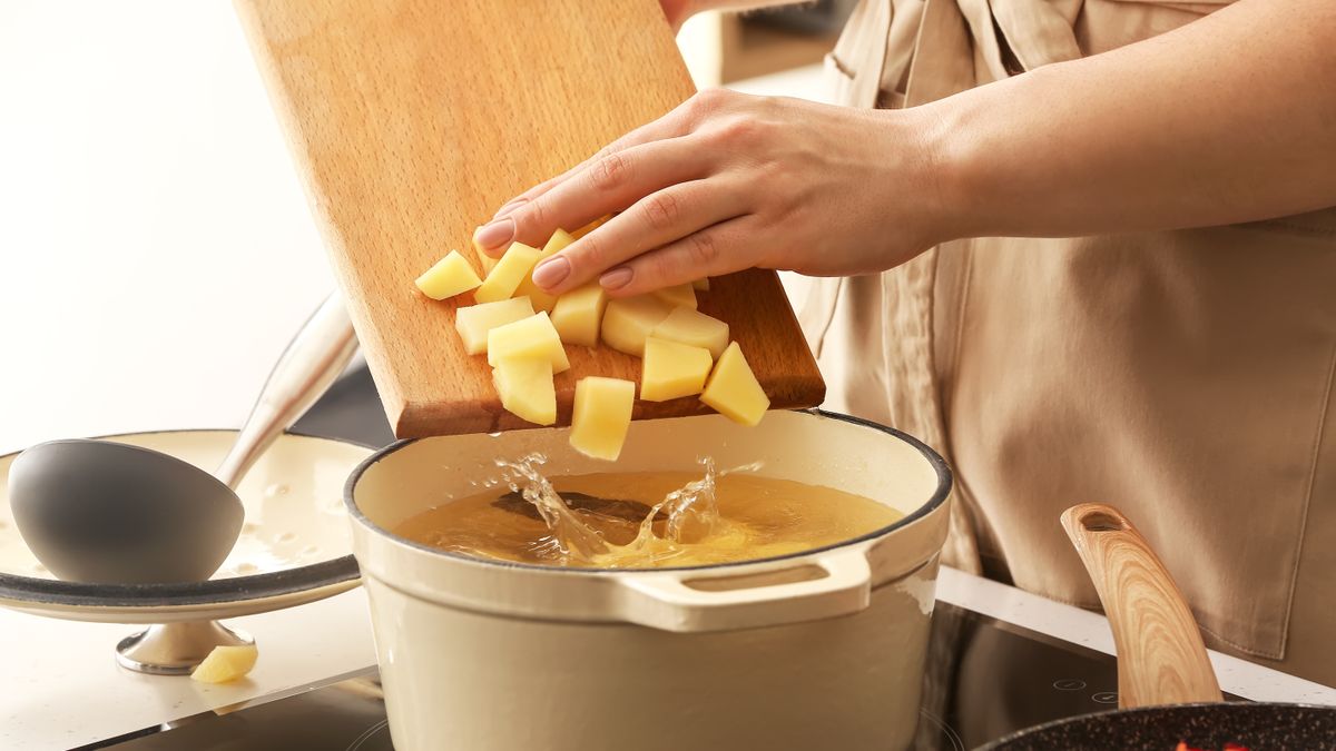 Ne öntsd ki a krumpli főzővizét: mutatjuk, mire használhatod