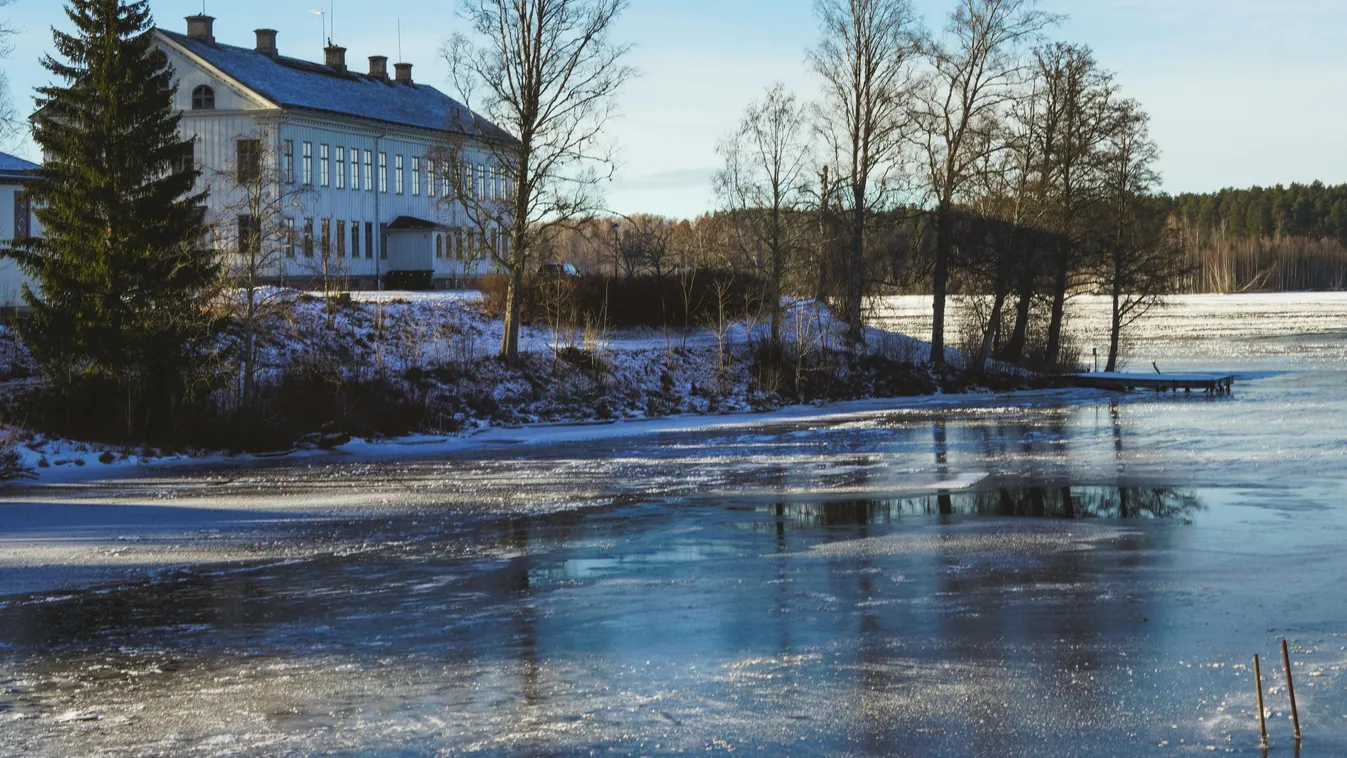 Beszakadt a gyerekek alatt a megfagyott tó