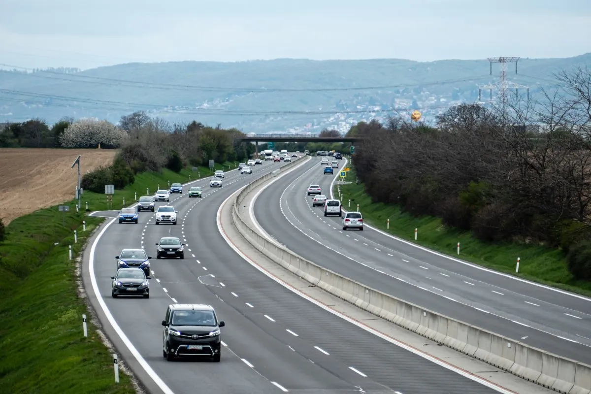 Bernolákovo,,Slovakia,-,April,16,,2022:,Traffic,On,D1,Highway autós