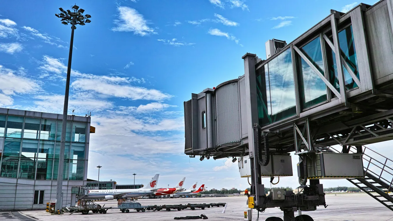 Rejtélyes sírok a kifutópálya alatt, mi történt?