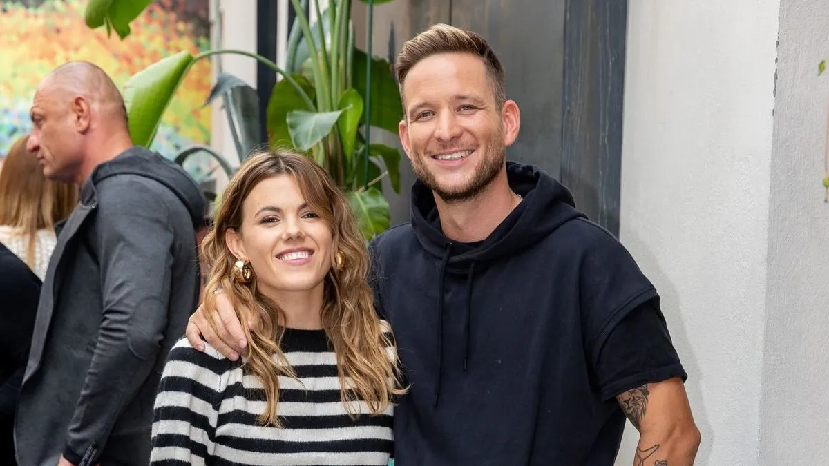 Istenes Bence, Csobot Adél