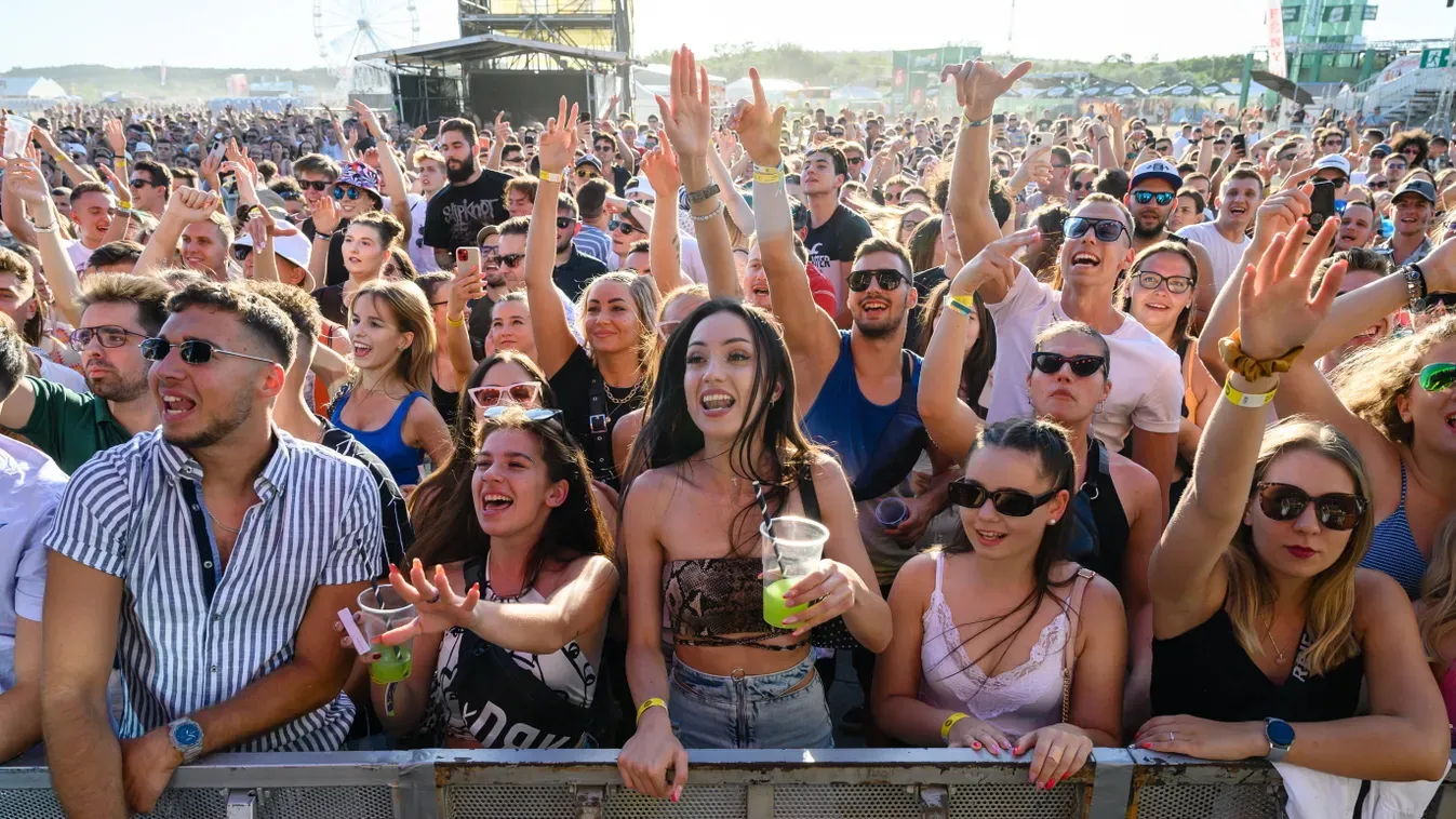  Az egyetemisták újra a személyes ismerkedést kedvelik