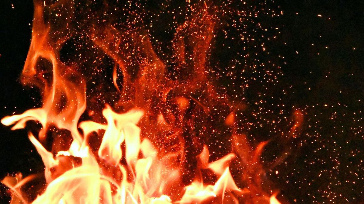 Felcsaptak a lángok a Balatonnál: azonnali intézkedést rendelt el a siófoki tűzoltóság
