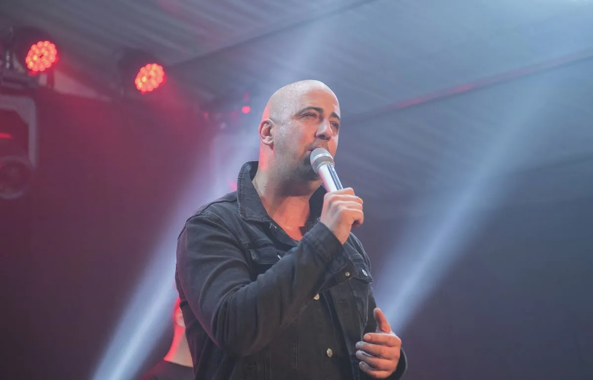 Dobrády Ákos - Curtis