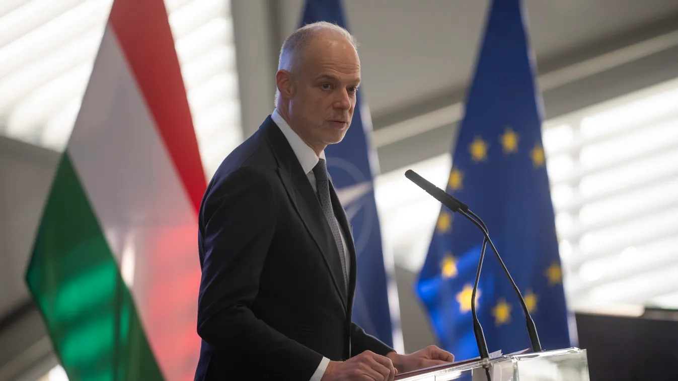 A honvédelmi miniszter vizsgálatot kezdeményez