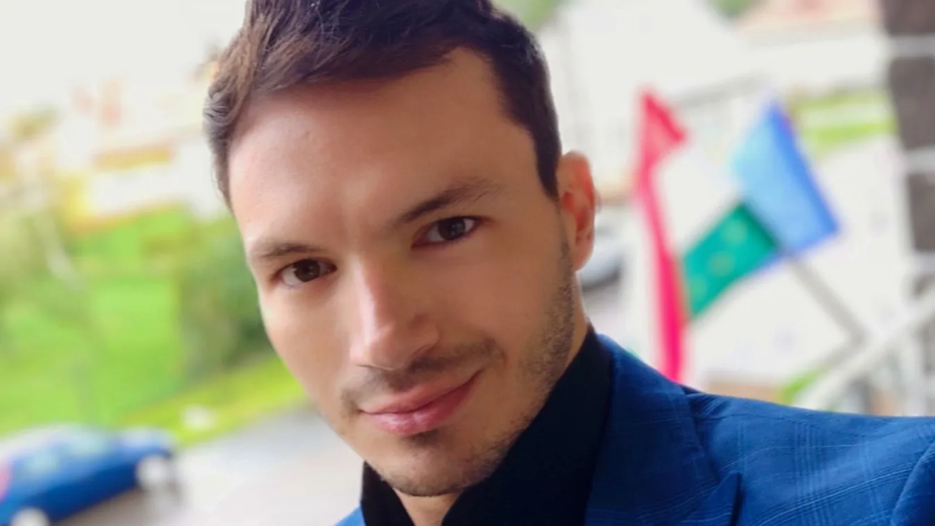 Hoffmann Richárd operettet énekel Bécsben