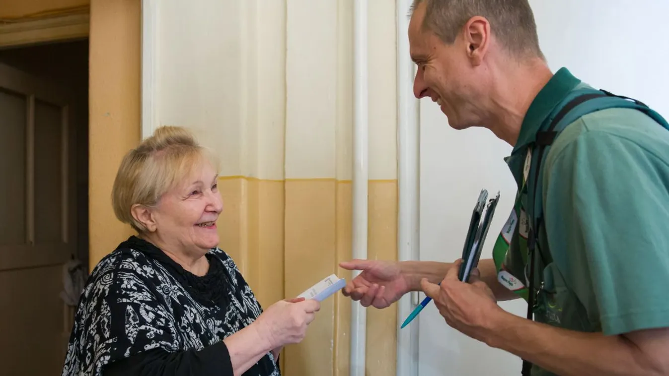 Megkezdték a dupla nyugdíjak kézbesítését