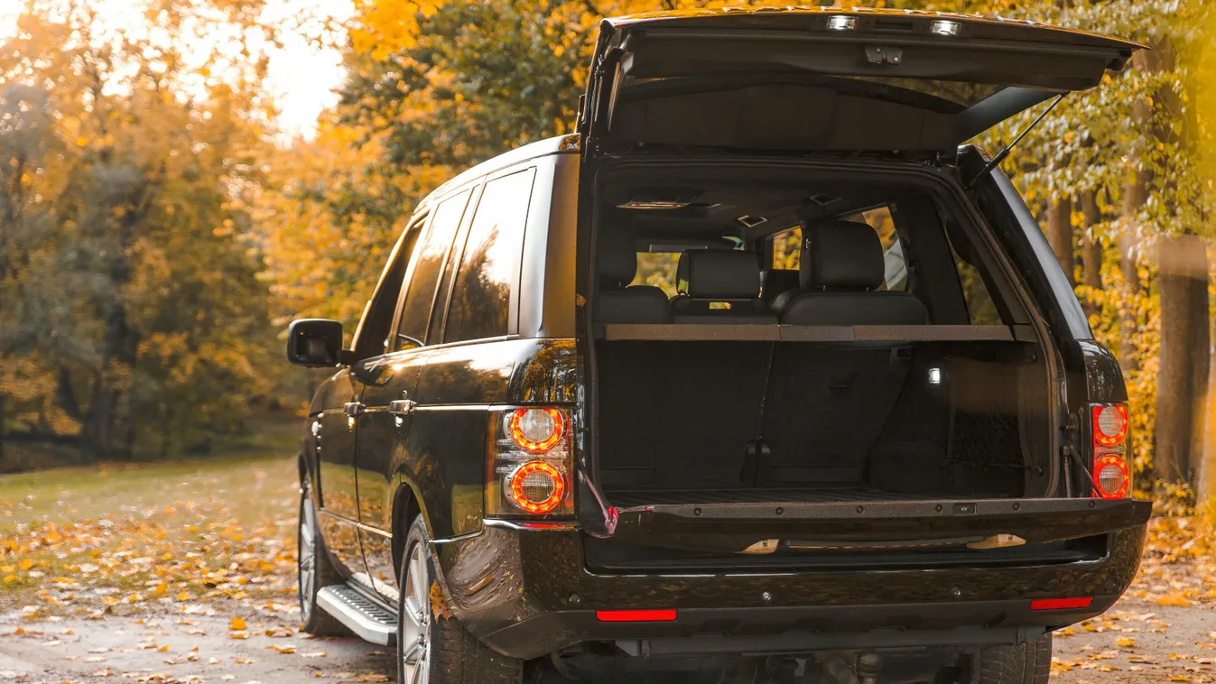 A kocsija csomagtartójába rejtette a férfi a holttestet