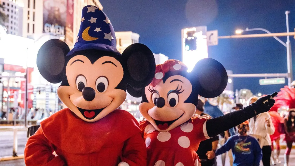 A híres Disney karakter késsel keresi fizetni nem akaró áldozatait.