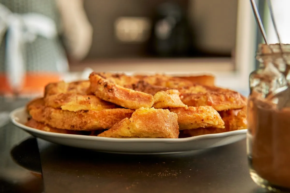 Kisfiú bundáskenyere Dish,Of,French,Toasts,On,The,Countertop,Of,The,Family