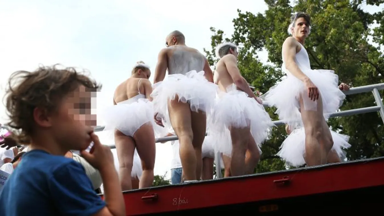 Nem akarhatjuk botrányos szexualitásnak kitenni gyermeinket