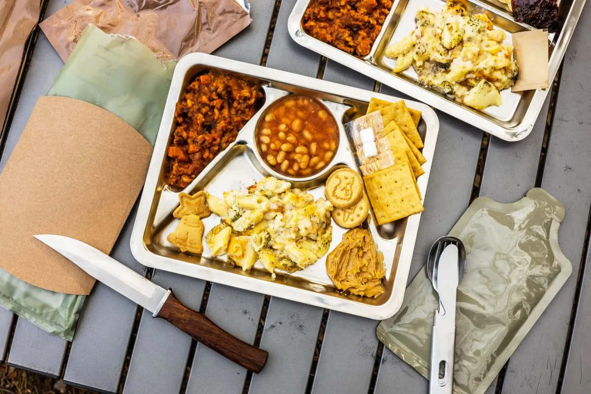 Military,Combat,Ration,Set,Macaroni,Cheese,And,Chili,Beans,,Etc.