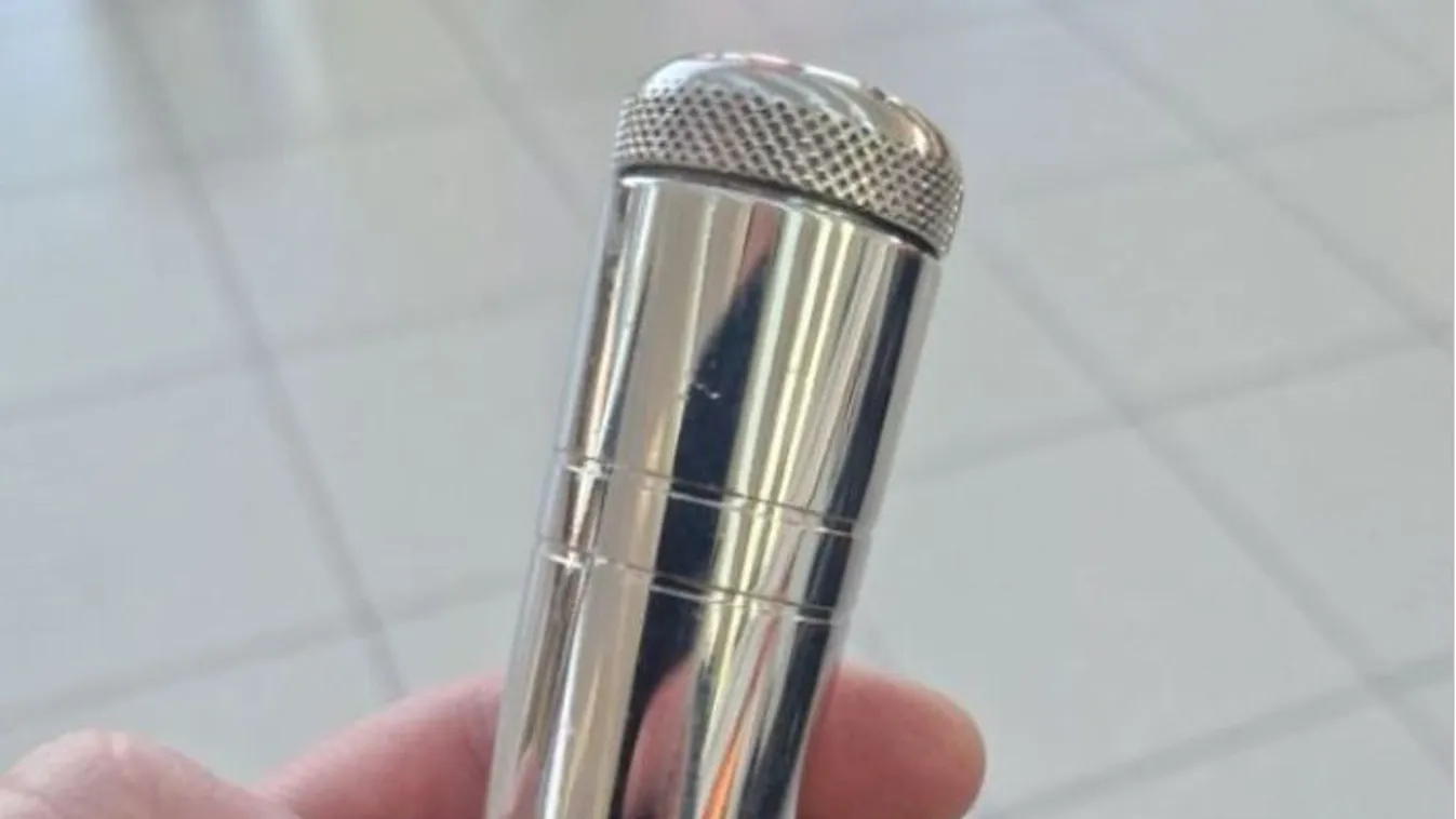 Egy veszprémi pap megitta a szenteltvizet a ferihegyi reptéren