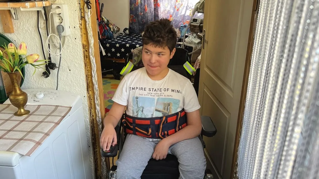 Utcára kerülhet a Duchenn-szindrómás Krisztián