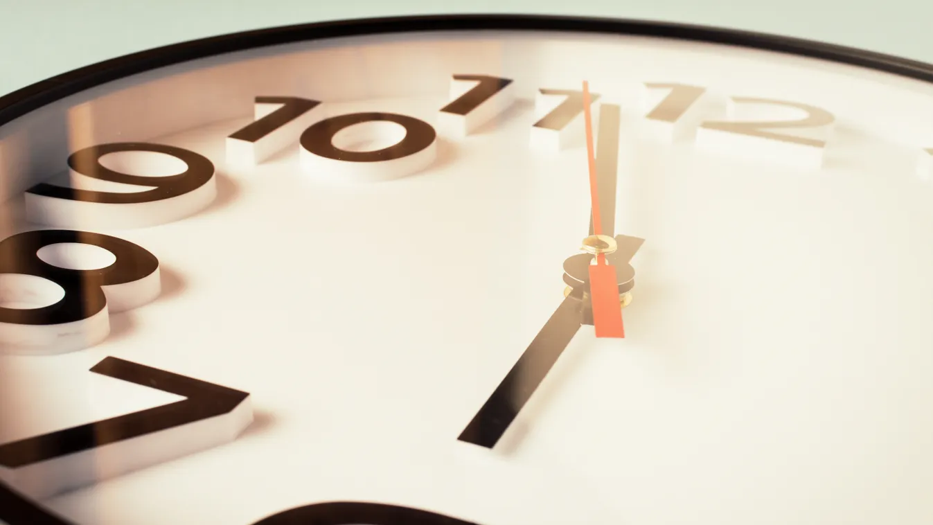 Óraátállítás: eldőlt, Magyarország melyik időzónát választja