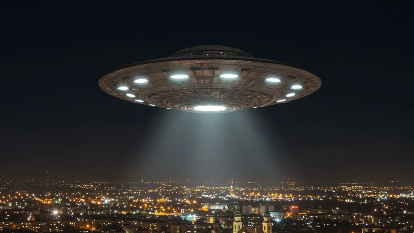 Pulzáló UFO jelent meg a bámészkodók feje felett