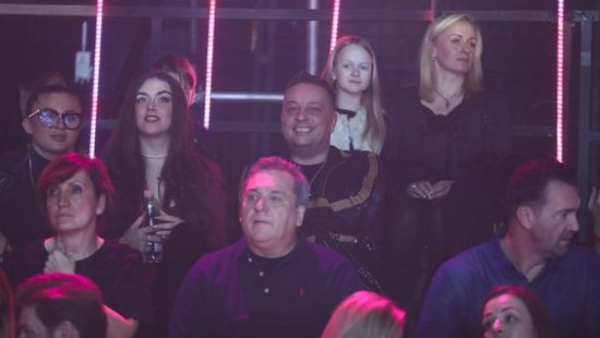 Hoppá! Nem egyedül érkezett A Nagy Duettre L.L. Junior - intim pillanatban kapták lencsevégre!